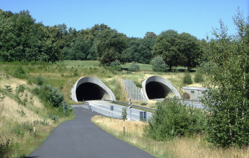 Autobahn tunnel